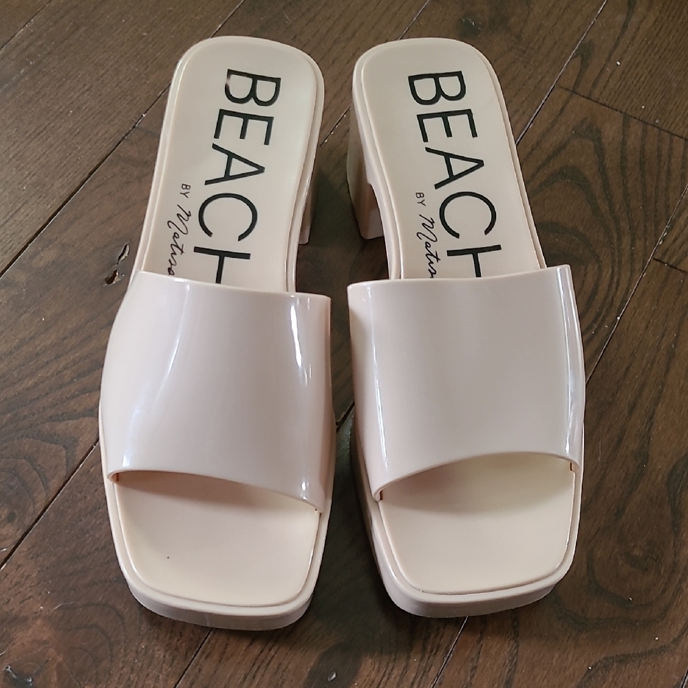 Beach by Matisse Wade slip on Slide Sandals beige nude Women's Size 9